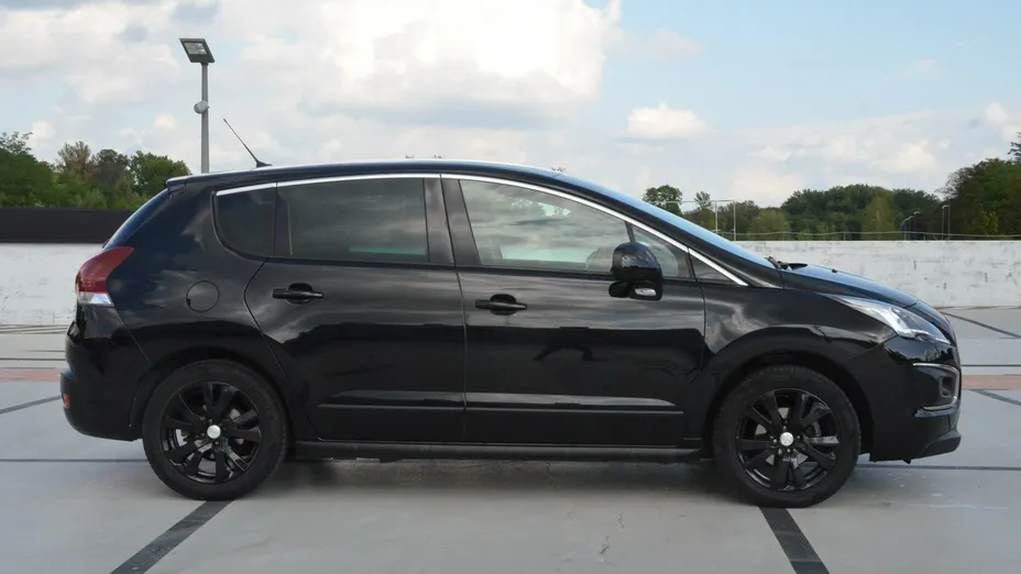 PEUGEOT 3008 -
