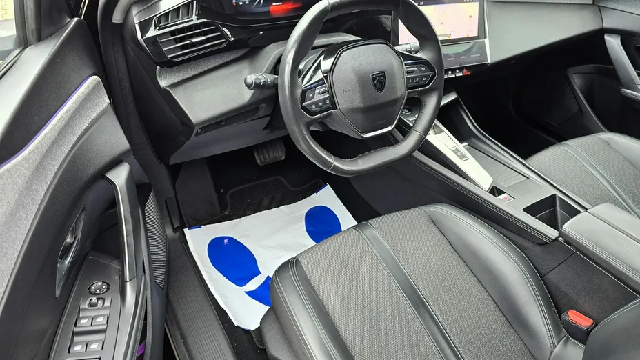 PEUGEOT 308 -