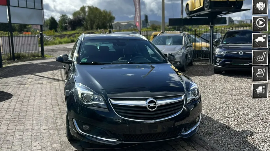 OPEL Insignia -