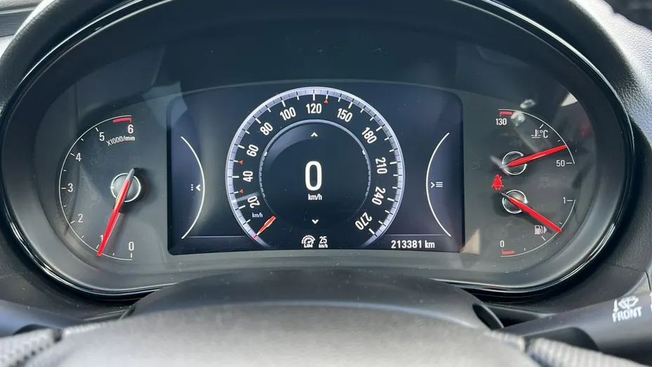 OPEL Insignia -