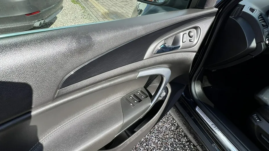 OPEL Insignia -