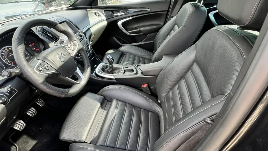 OPEL Insignia -