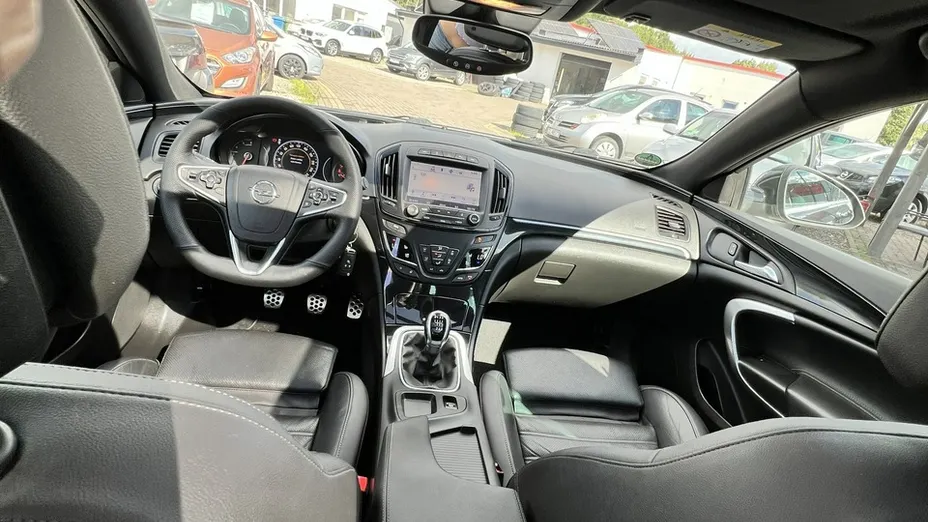 OPEL Insignia -