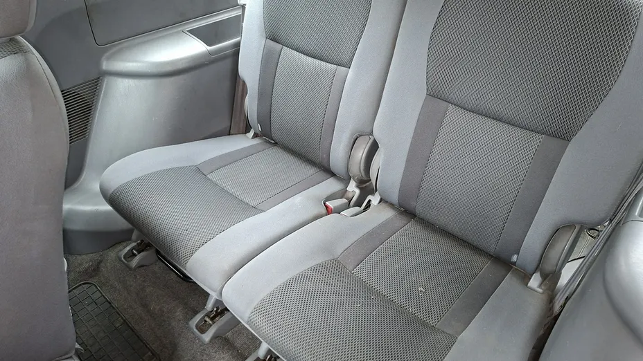 TOYOTA RAV4 -