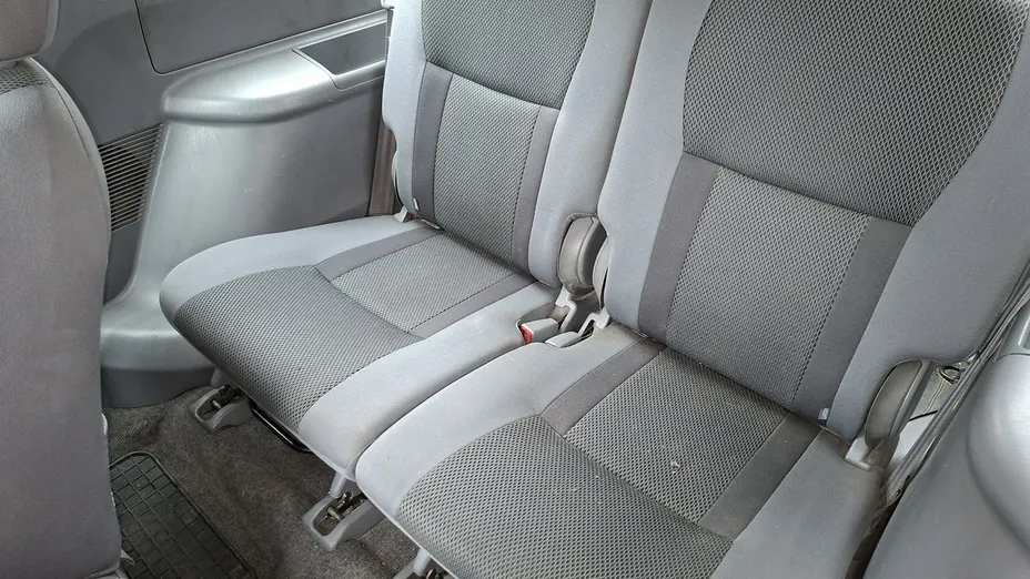 TOYOTA RAV4 -