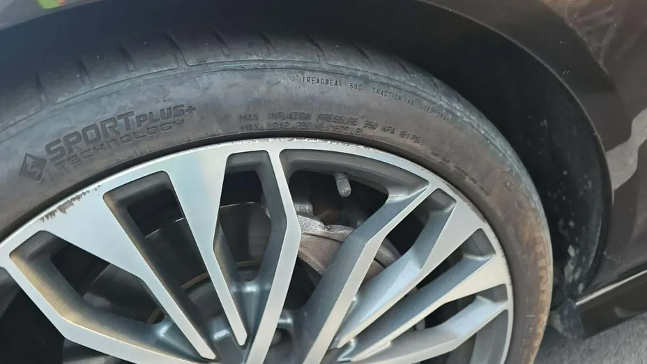 AUDI A6 -