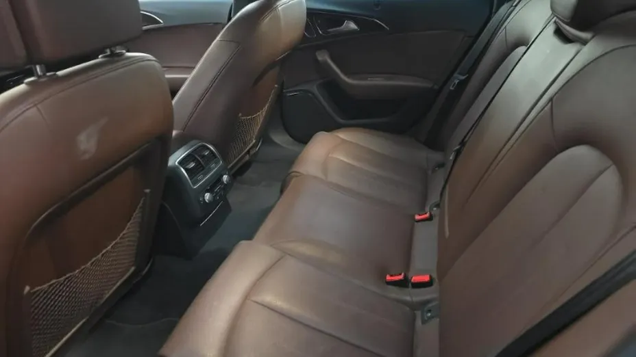 AUDI A6 -