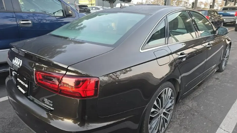 AUDI A6 -