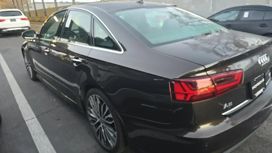 AUDI A6 -