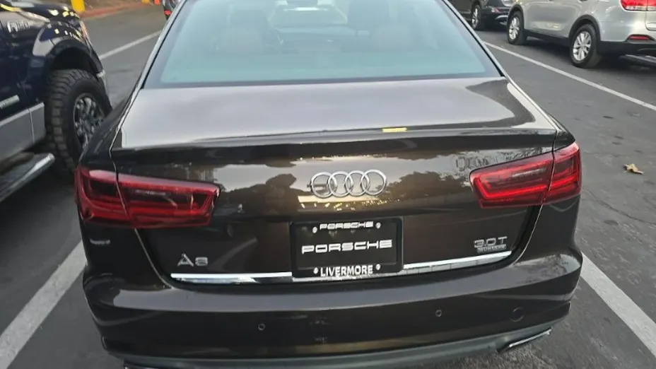 AUDI A6 -