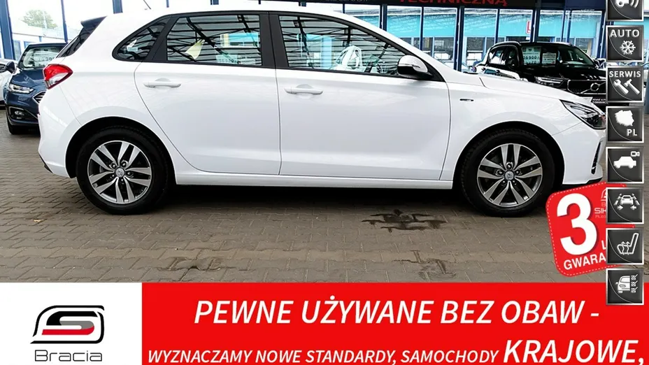 HYUNDAI i30 -