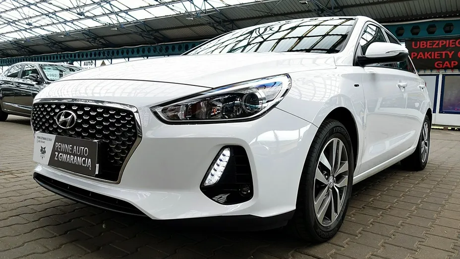 HYUNDAI i30 -