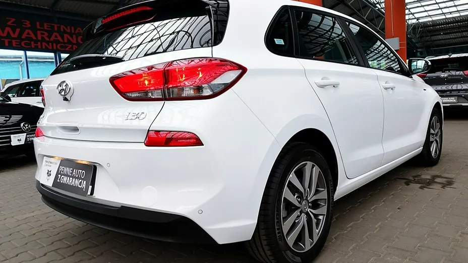 HYUNDAI i30 -