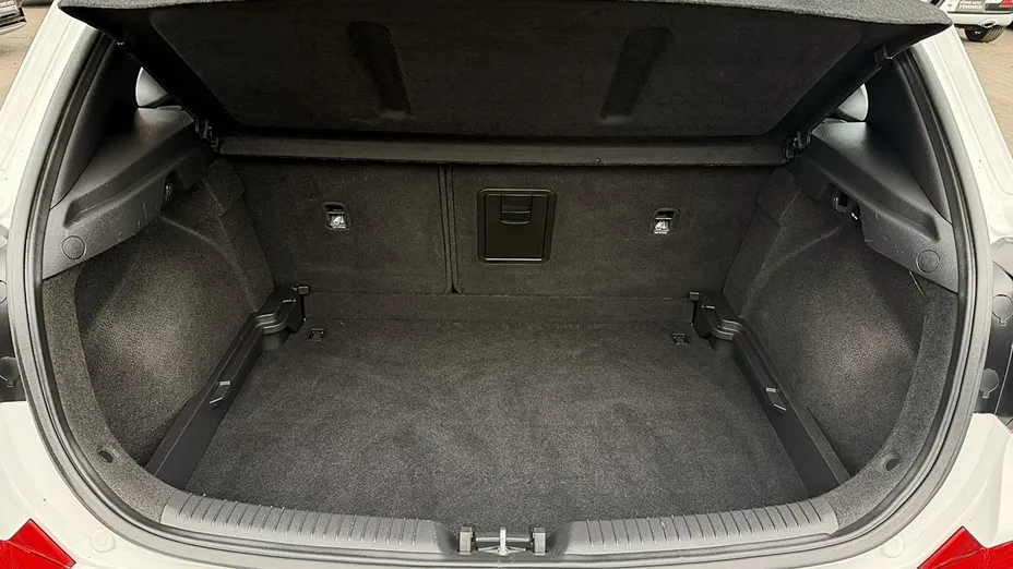 HYUNDAI i30 -