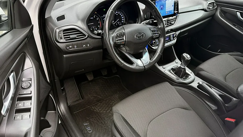 HYUNDAI i30 -
