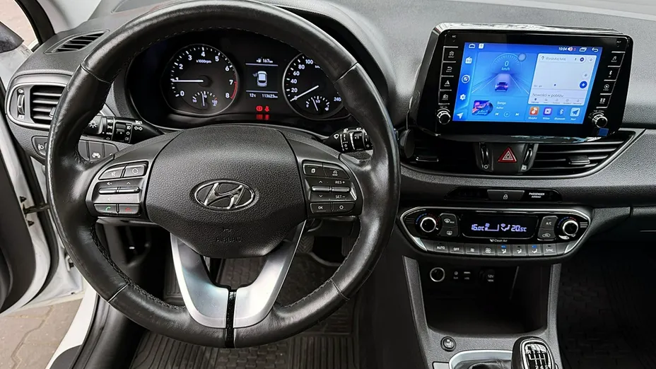 HYUNDAI i30 -