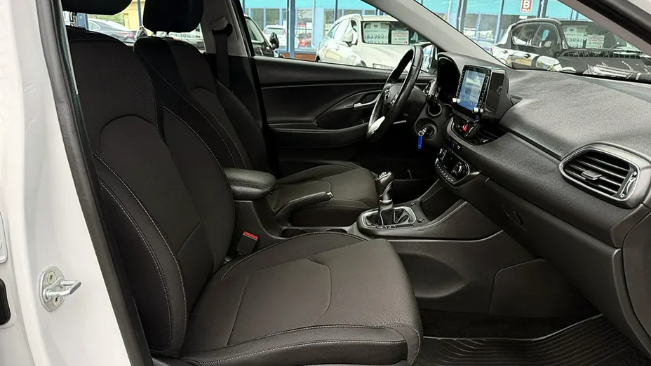 HYUNDAI i30 -