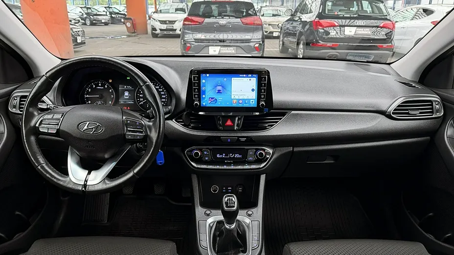 HYUNDAI i30 -