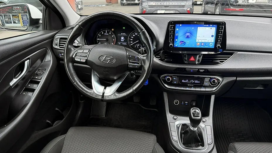 HYUNDAI i30 -