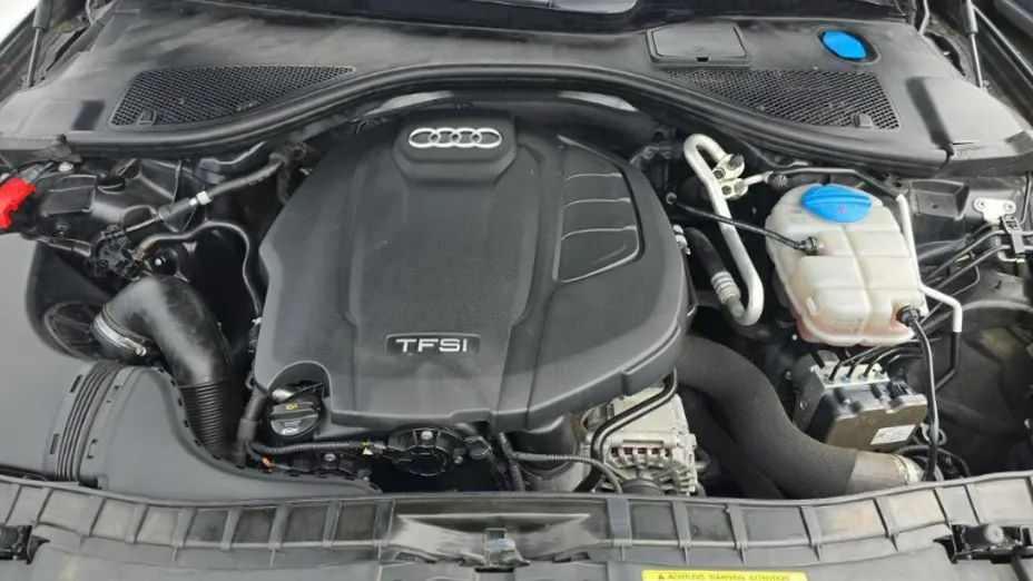 AUDI A6 -