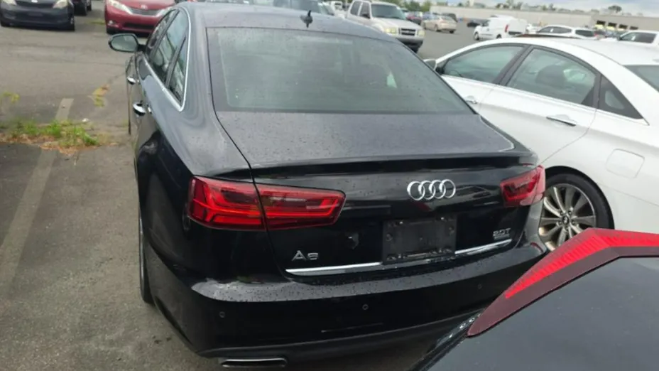 AUDI A6 -