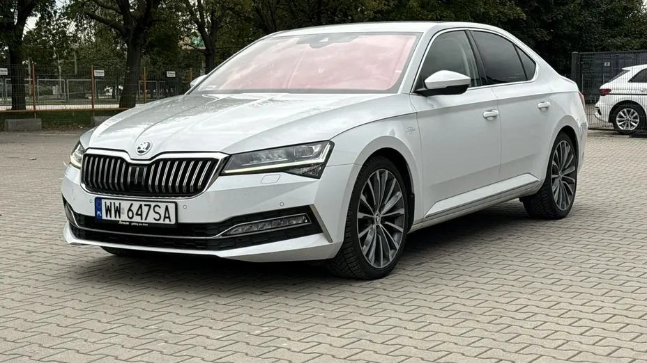 SKODA Superb -