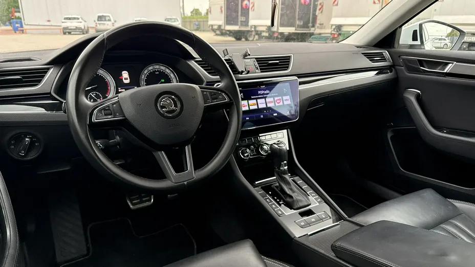 SKODA Superb -