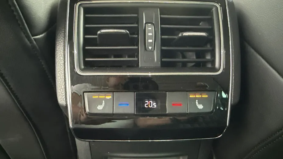 SKODA Superb -