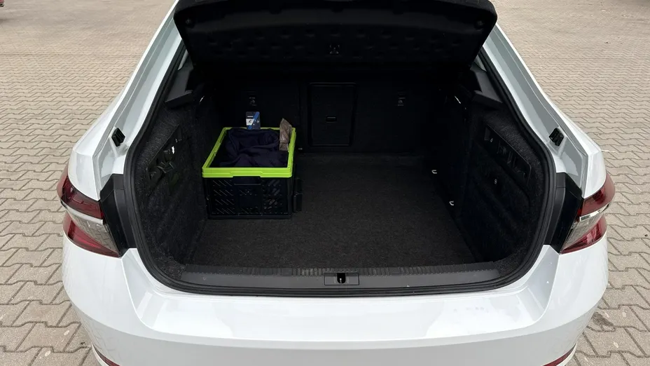 SKODA Superb -