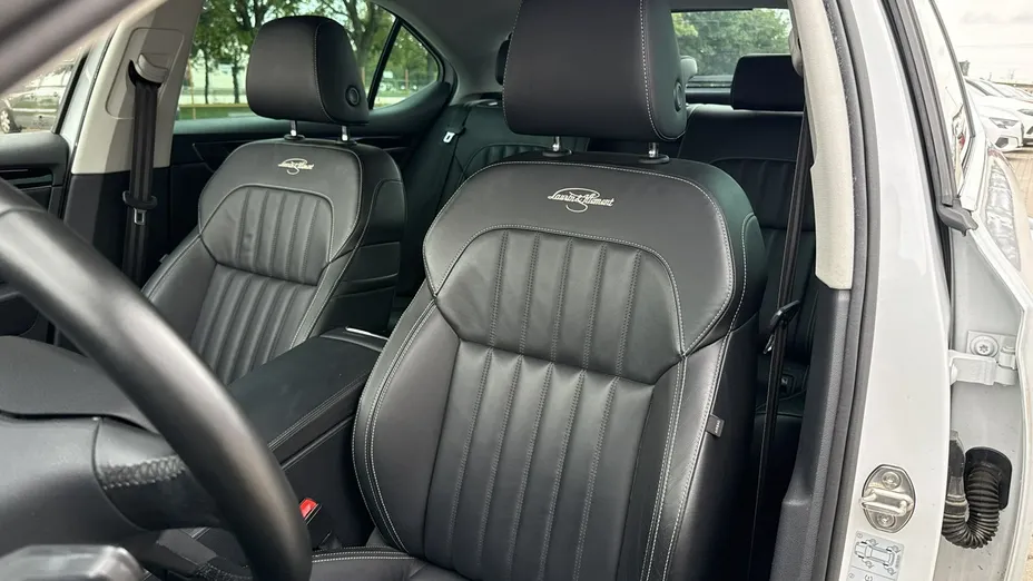 SKODA Superb -