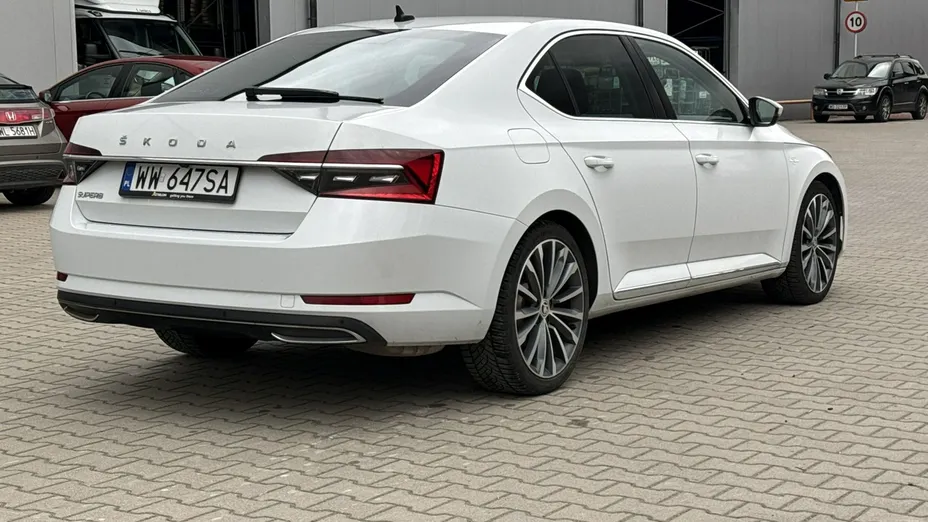 SKODA Superb -