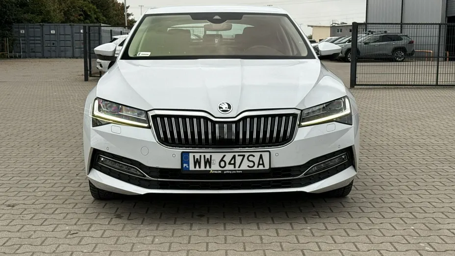SKODA Superb -