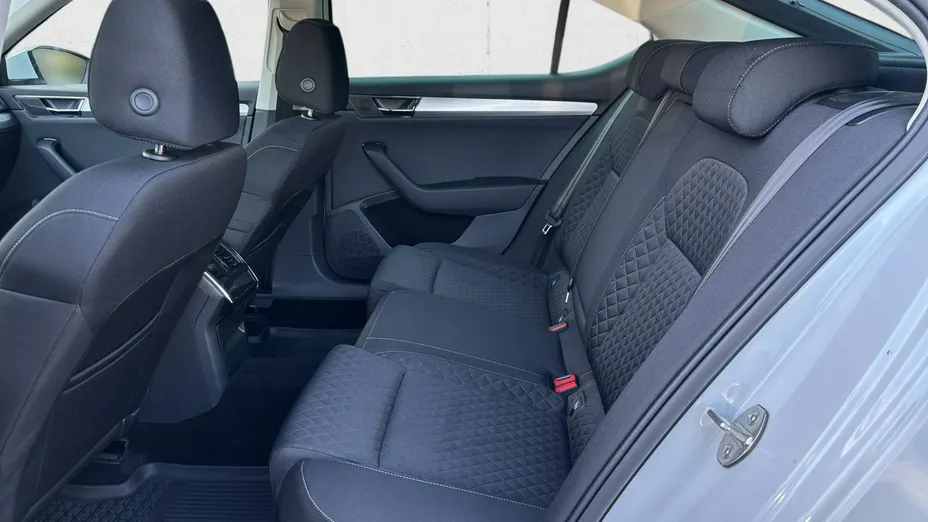 SKODA Superb -