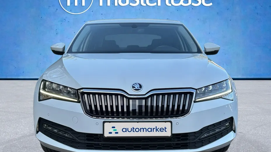 SKODA Superb -