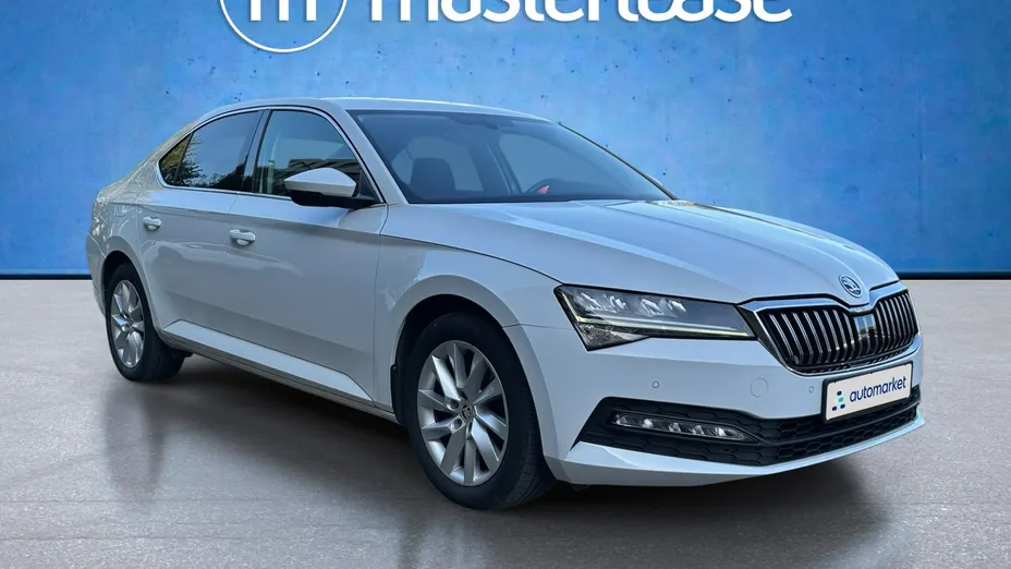 SKODA Superb -
