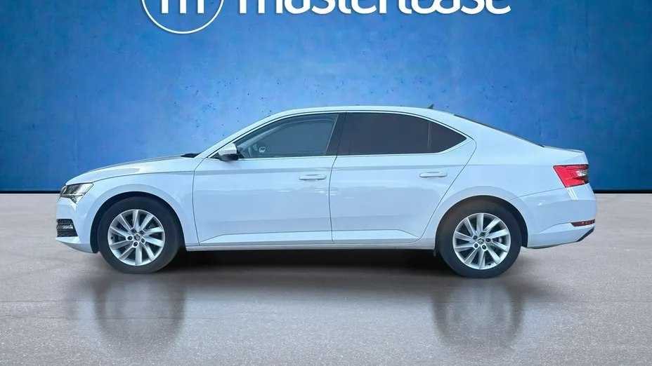SKODA Superb -
