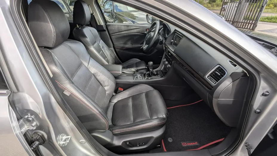 MAZDA 6 -
