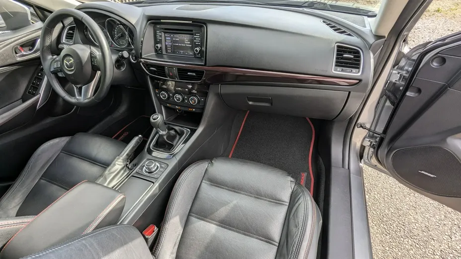 MAZDA 6 -