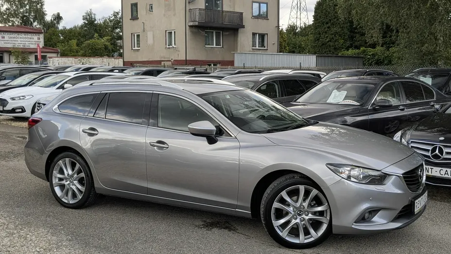 MAZDA 6 -