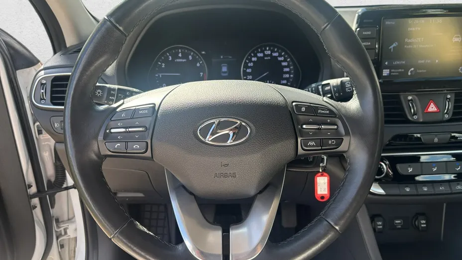 HYUNDAI i30 -