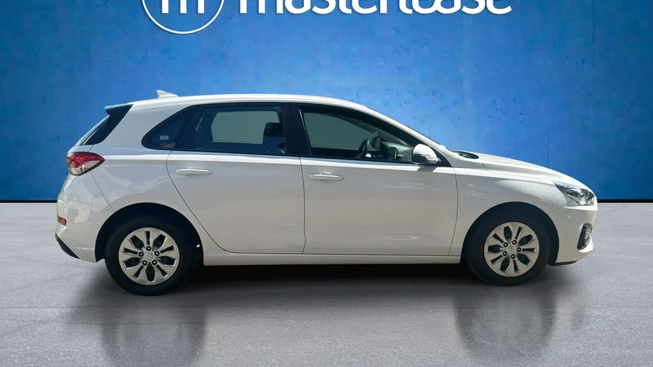 HYUNDAI i30 -