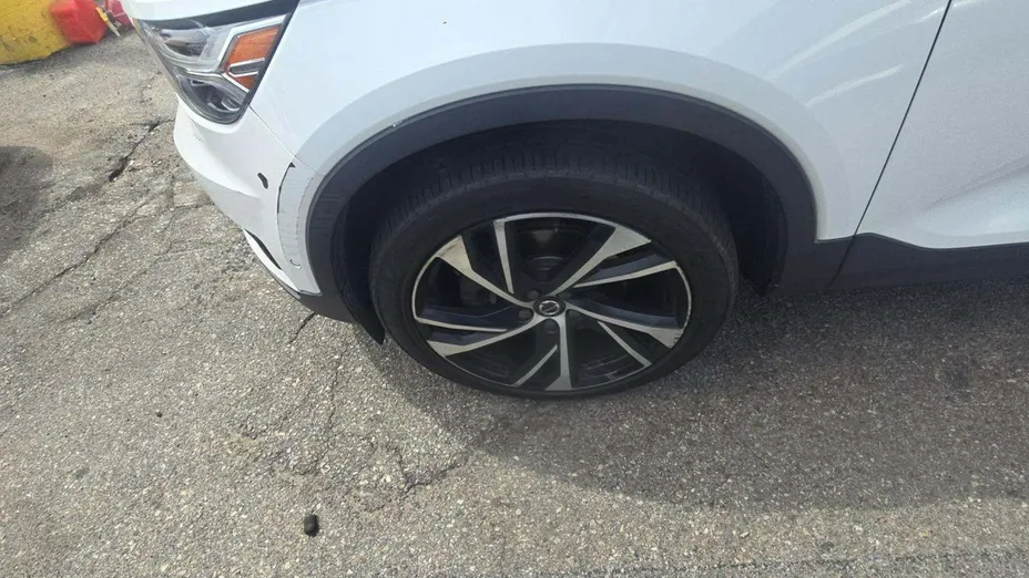 VOLVO XC40 -