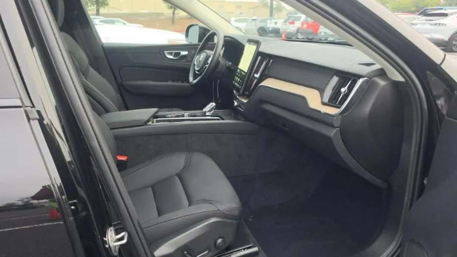 VOLVO XC60 -