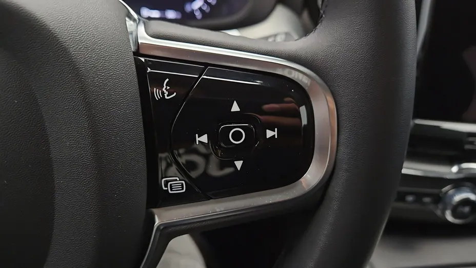 VOLVO XC60 -