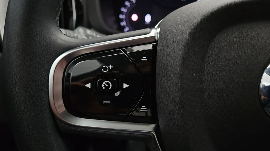 VOLVO XC60 -