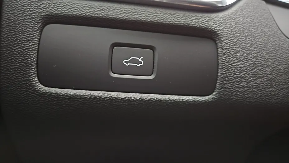 VOLVO XC60 -