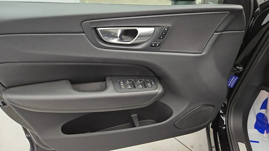 VOLVO XC60 -