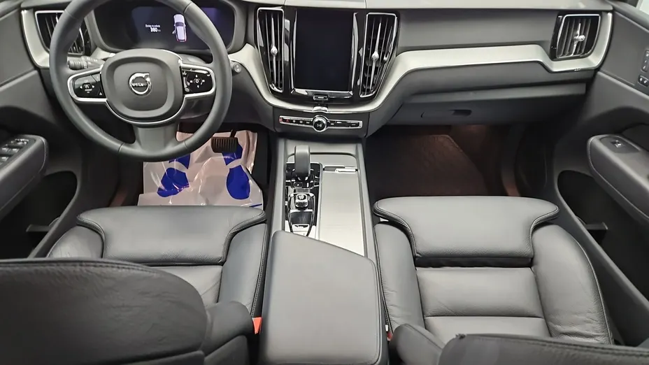 VOLVO XC60 -