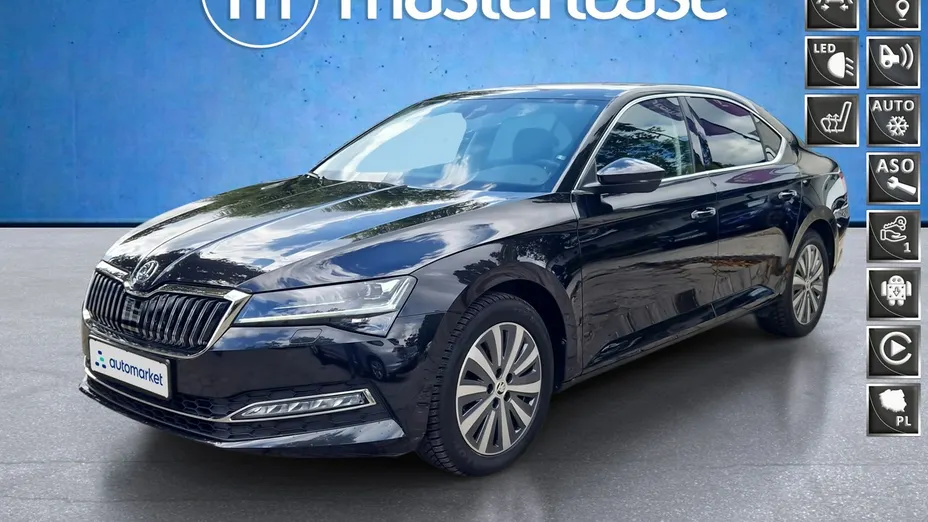 SKODA Superb -