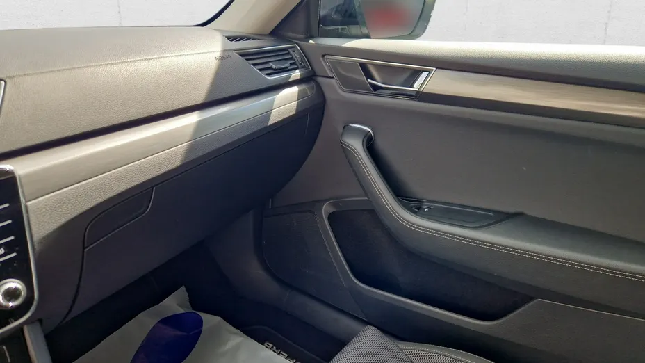 SKODA Superb -